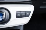 Toyota Prius Plug-in Hybrid 2016 года